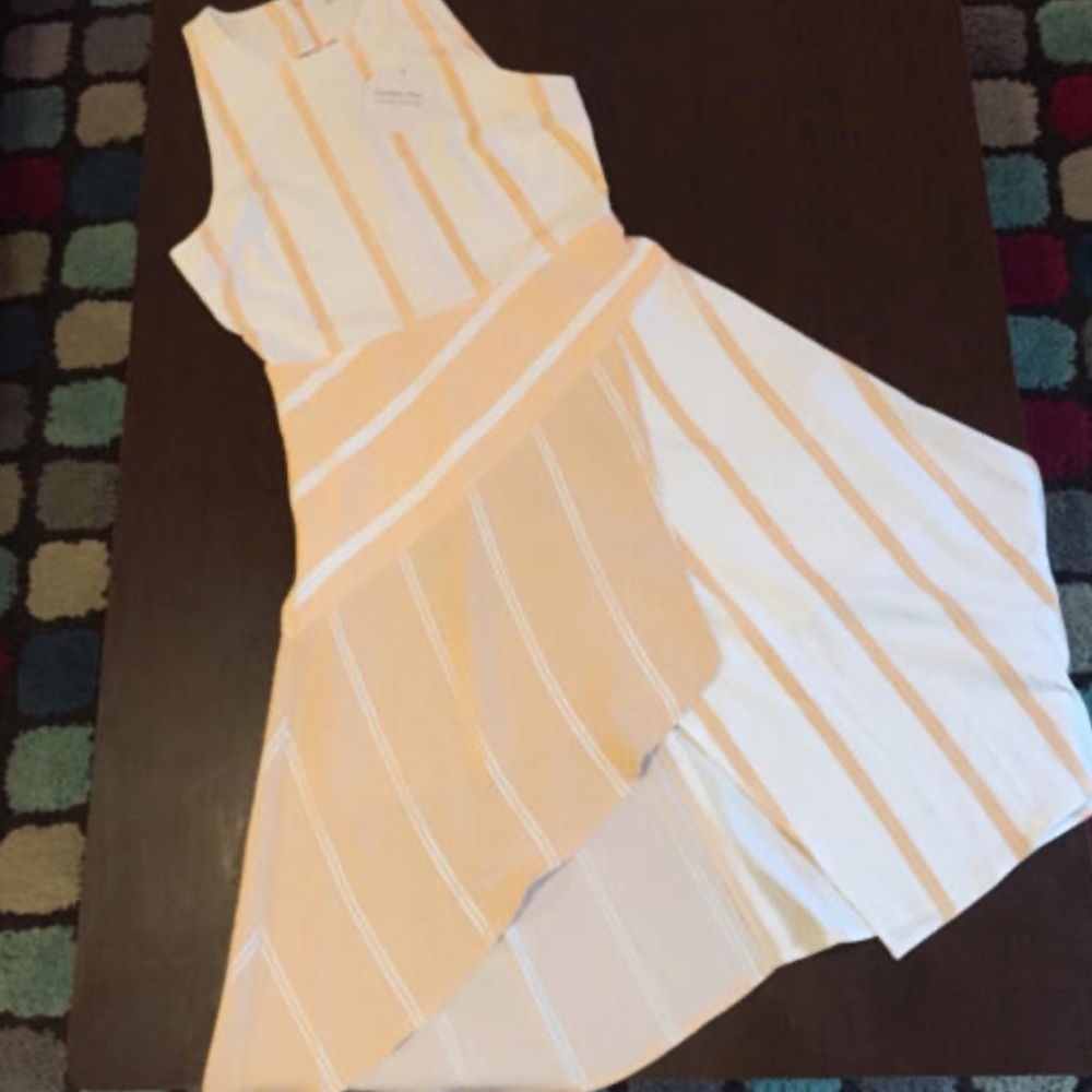 Finders Keeper Dress ...Perfect for Spring! - Picture 4 of 5